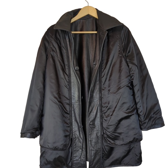 Danier Women’s Black Leather Oversized Jacket with Zip-out Winter Lining SZ L - Picture 10 of 14